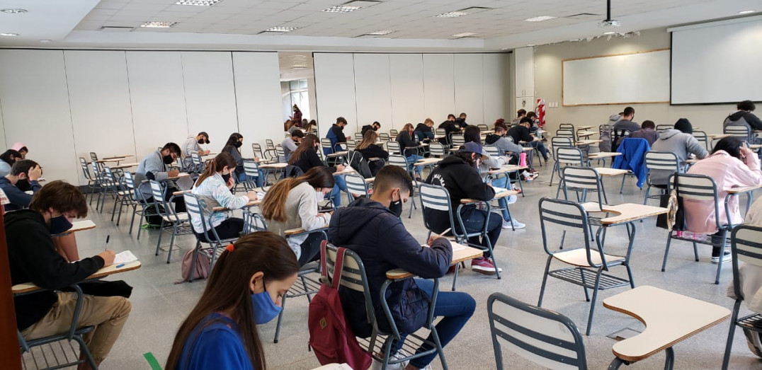 imagen Más de 400 aspirantes iniciaron los exámenes de ingreso a la FCA de manera presencial