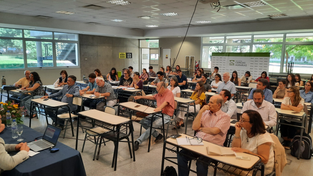 imagen Conversatorio reunió miradas interdisciplinarias sobre territorio, ciencia y desarrollo sostenible en Mendoza