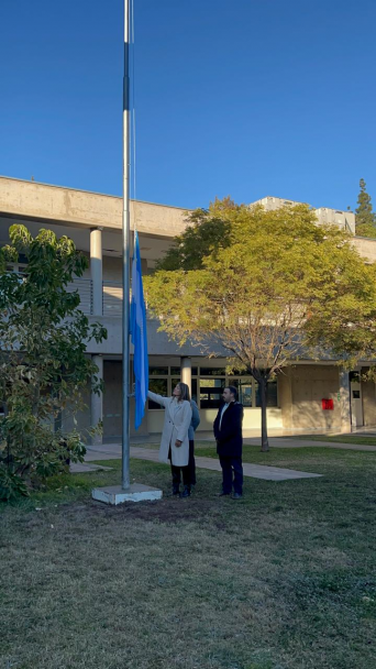 imagen Un mástil histórico, abanderados destacados y alianzas estratégicas marcaron el Acto del Día de la Bandera 2025