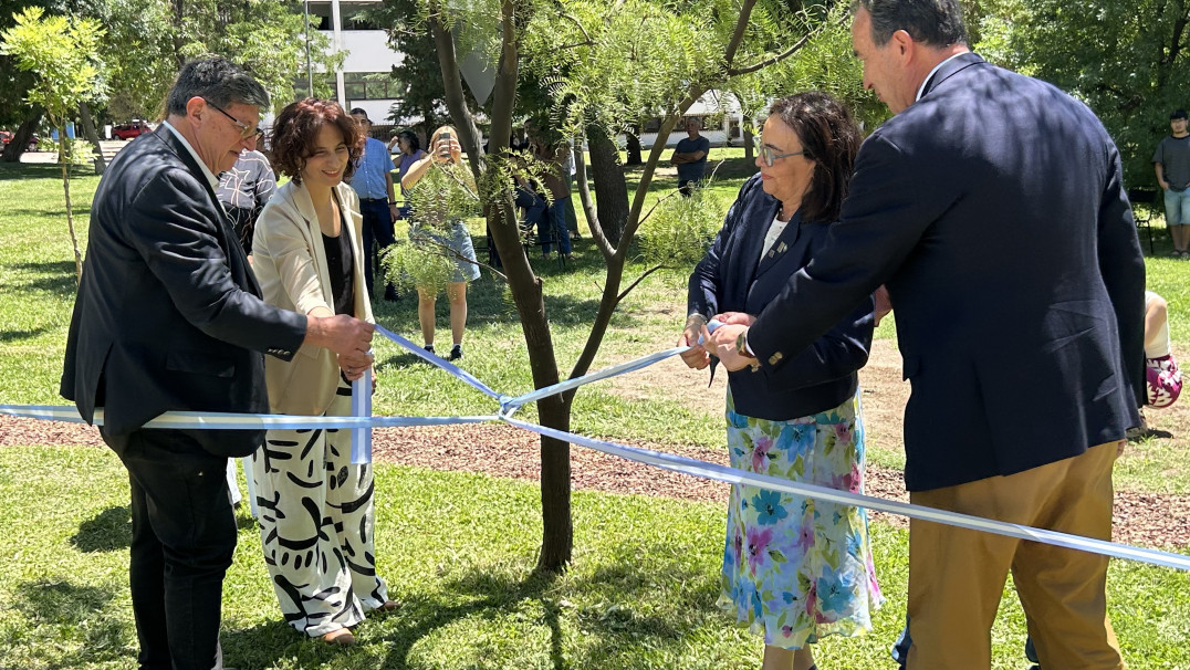 imagen Se realizó la inauguración de la Plaza-Jardín en el Espacio de Derechos Humanos por la Memoria, Verdad y Justicia de la Facultad de Ciencias Agrarias