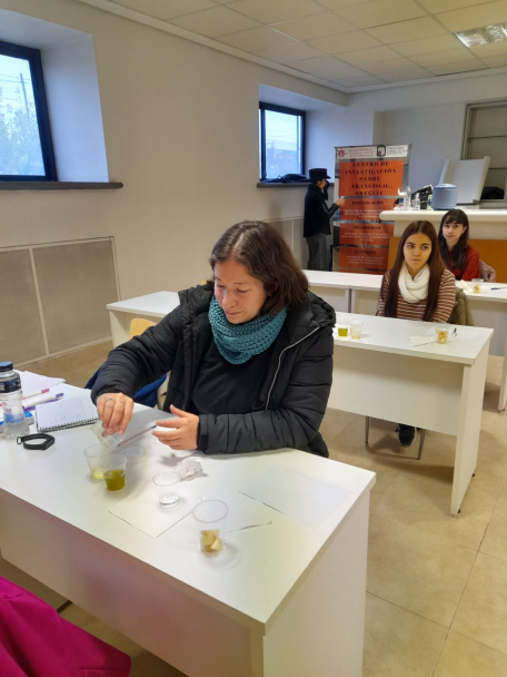 imagen Estudiantes de la Facultad de Ciencias Agrarias triunfan en el 1er Concurso de Jóvenes Catadores de Aceite de Oliva