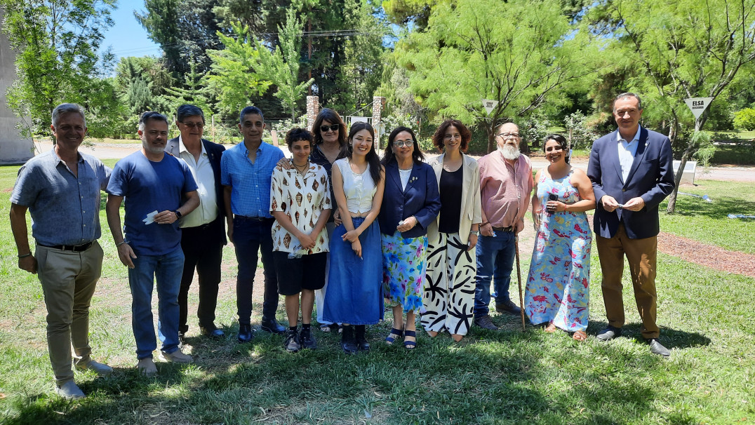 imagen Se realizó la inauguración de la Plaza-Jardín en el Espacio de Derechos Humanos por la Memoria, Verdad y Justicia de la Facultad de Ciencias Agrarias