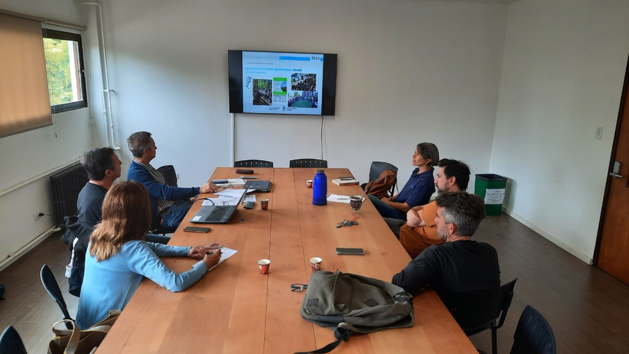 imagen Se realizó un encuentro de trabajo entre Ciencias Agrarias y la Dirección Nacional de Agroecología del Ministerio de Economía