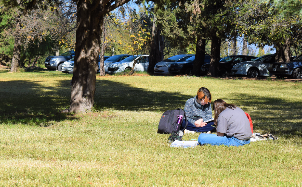 imagen La "Fundación Carlos Díaz Vélez" ofrece becas de ayuda económica para estudiantes FCA