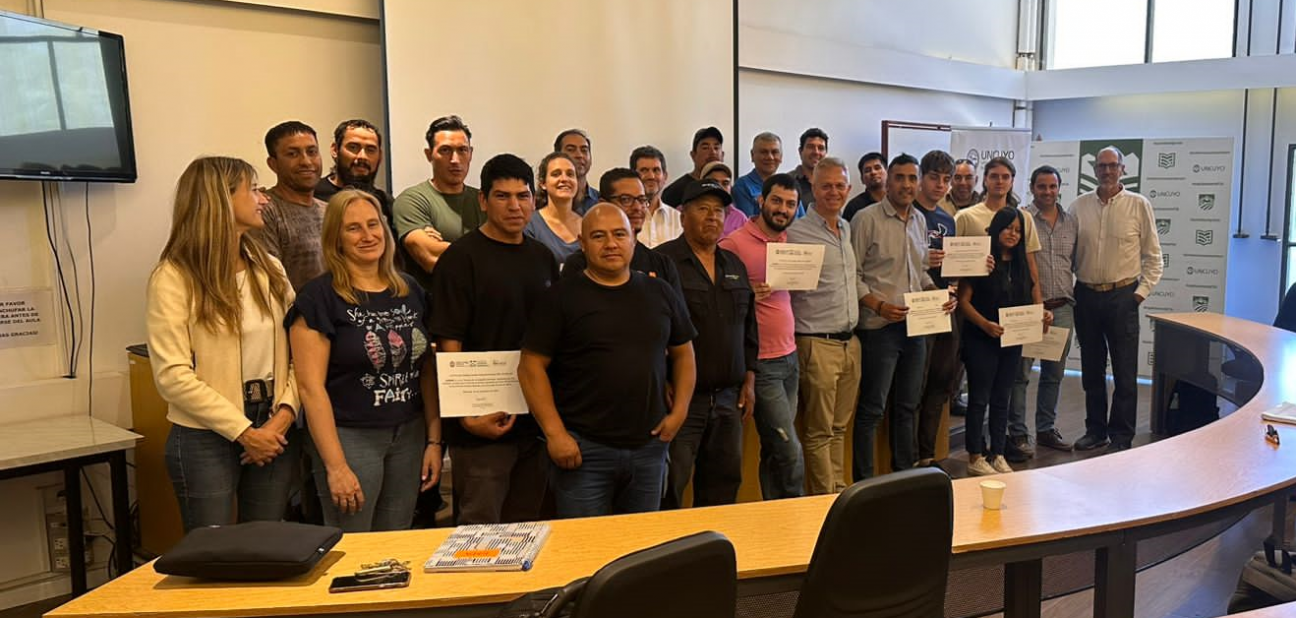 imagen La Facultad de Ciencias Agrarias celebró el cierre de la cuarta edición de la Escuela de Encargados de Finca