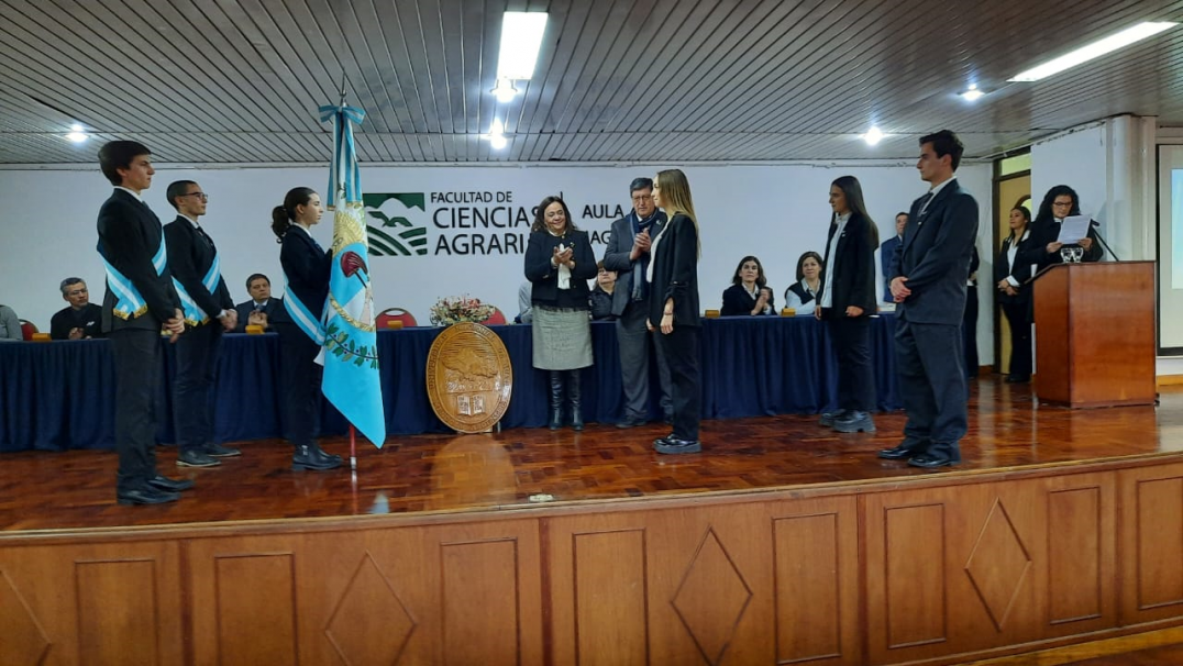 imagen Un emotivo Acto del Día de la Bandera y Cambio de Abanderados y Escoltas se realizó en Ciencias Agrarias