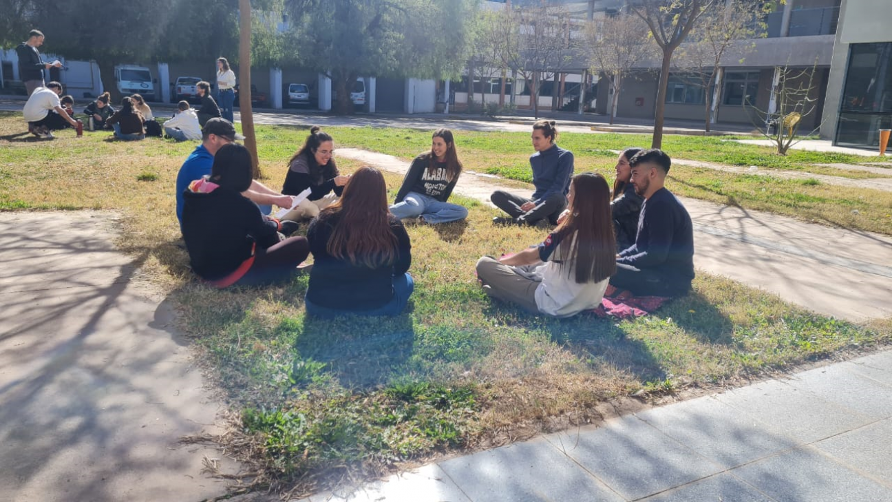 imagen Se realizó un encuentro de estudiantes y egresados de Ingeniería en Recursos Naturales Renovables