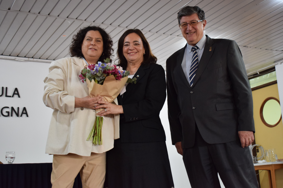 imagen Rosana Celia Vallone recibió el premio "Prof. Ing. Agr. Dr. León Nijensohn" por parte de la Academia Nacional de Agronomía y Veterinaria