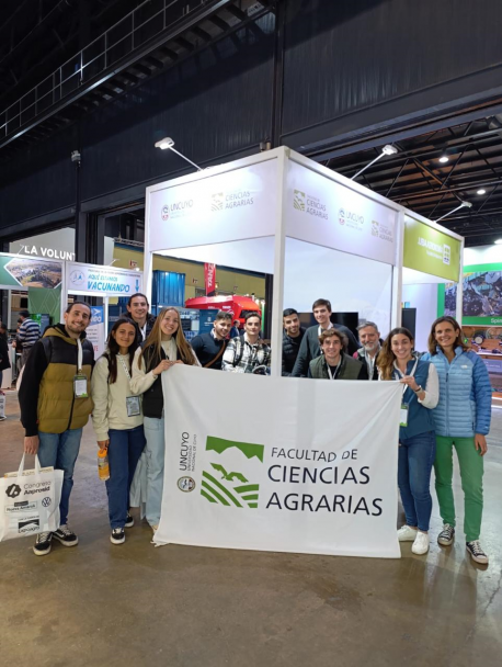 imagen La FCA dijo presente en el 32º congreso de AAPRESID  en la ciudad de Buenos Aires