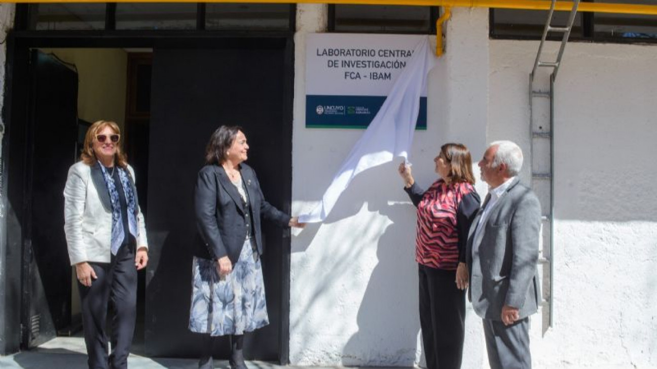 imagen Se inauguró el Laboratorio Central de Investigación FCA-IBAM