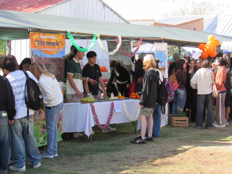 imagen Por quinto año, Ciencias Agrarias integró el jurado del Concurso Provincial de Licores Artesanales
