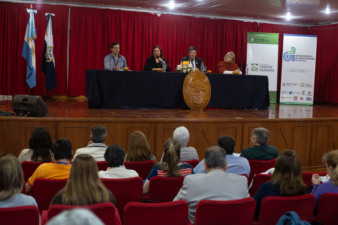 imagen Especialistas en biometría de todo el país expusieron en la FCA