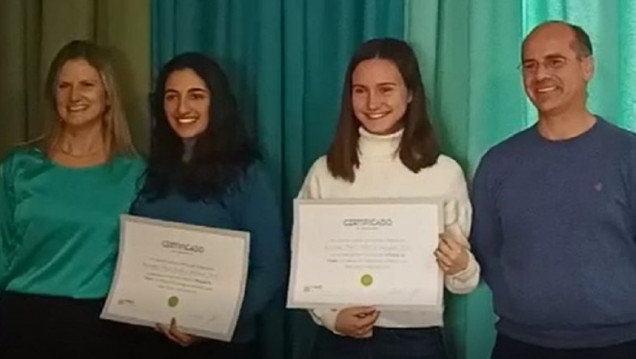 imagen Uvas Argentinas premió a 2 estudiantes de Ciencias Agrarias por elaborar un "Manual del Mosto"