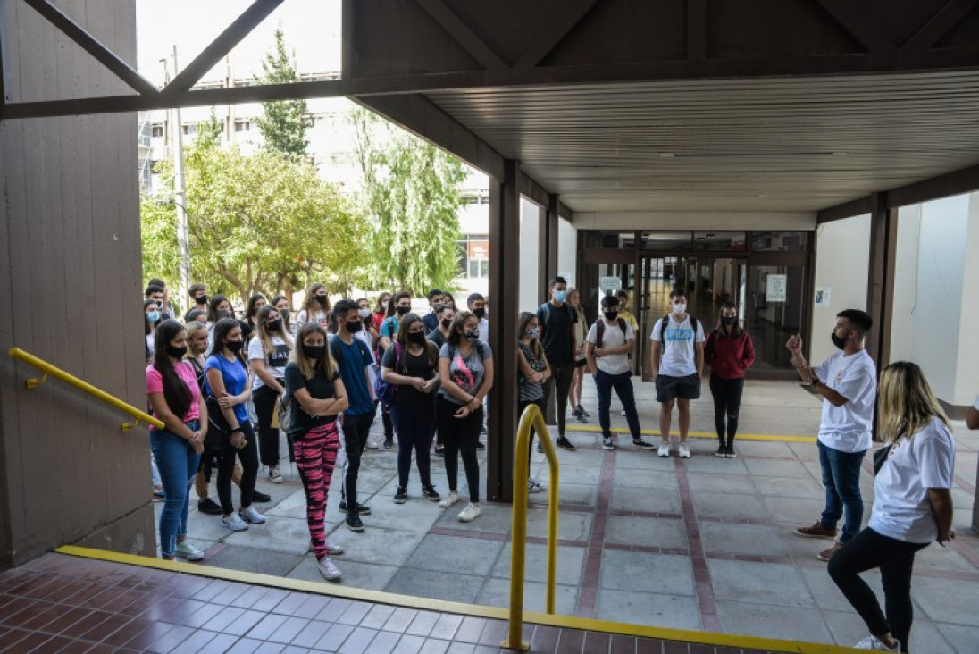 imagen Convocan a estudiantes para ser informadores en la Bienvenida a la UNCUYO 2022