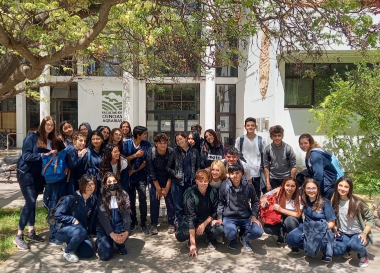 imagen Estudiantes de la escuela Martín Zapata visitaron las instalaciones de Ciencias Agrarias
