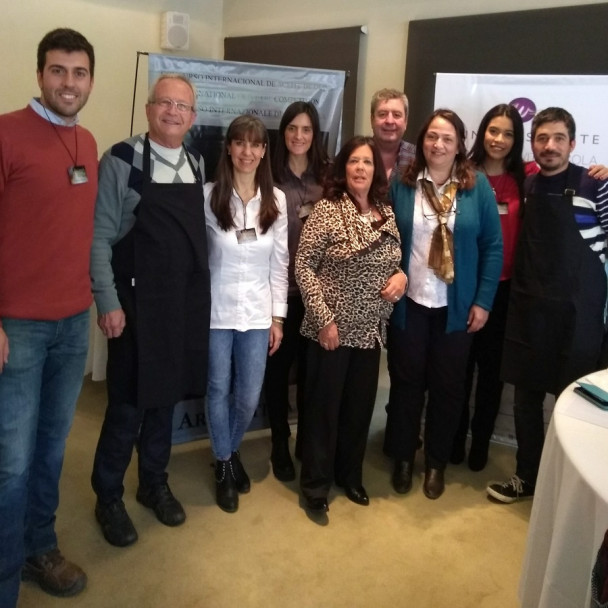 imagen Expertos del Panel de Cata participaron en concursos olivícolas internacionales