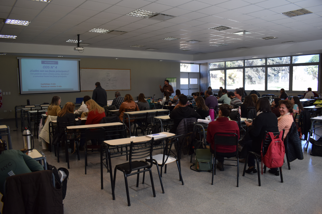 imagen Ciencias Agrarias capacitó a sus docentes en Sostenibilidad y Objetivos de Desarrollo Sostenible