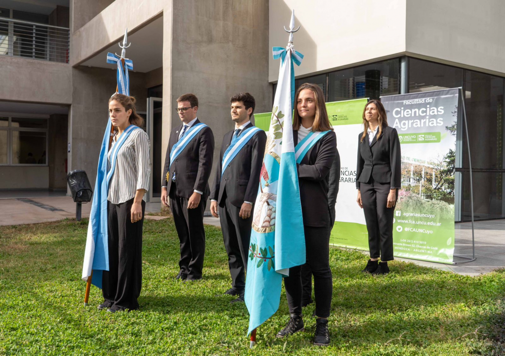 imagen Ciencias Agrarias invita al Acto del Día de la Bandera y Cambio de Abanderados y Escoltas