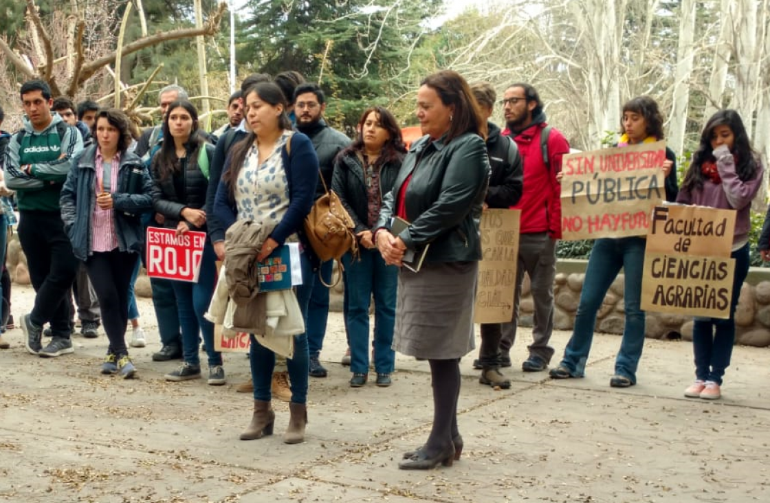 imagen La Decana se pronunció a favor de la lucha en defensa de la educación pública